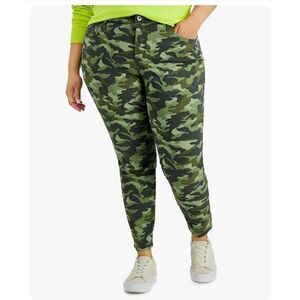 Style & Co Plus Curvy Fit Skinny in Camo
